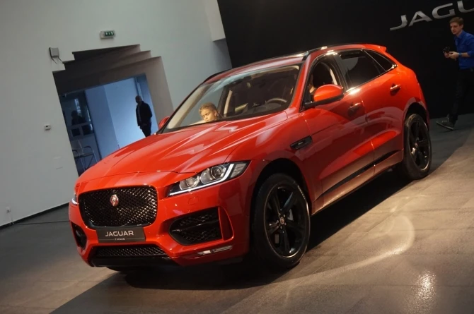 Первый кроссовер F-Pace от Jaguar засветился в Киеве (фотогалерея)