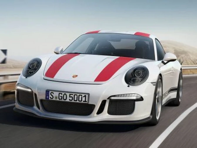 Внешность «юбилейного» Porsche 911 перестала быть секретом (фото)