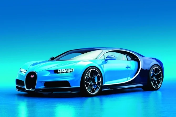Bugatti представила серийную 1500-сильную замену «Вейрону» с максималкой 418 км/ч (галерея)