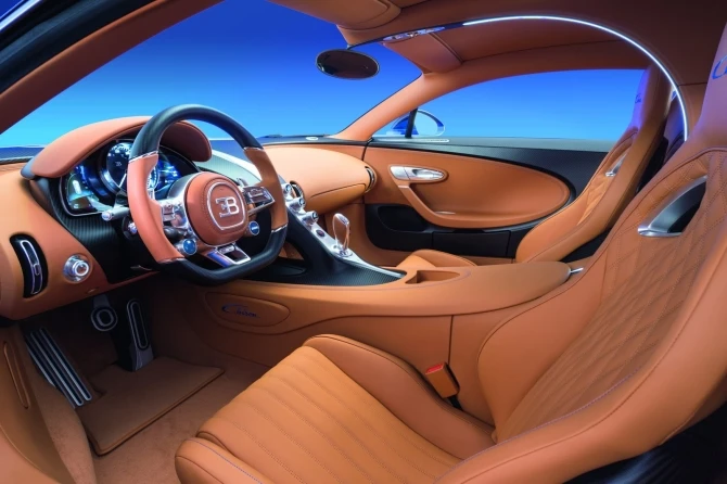 Bugatti представила серийную 1500-сильную замену «Вейрону» с максималкой 418 км/ч (галерея)