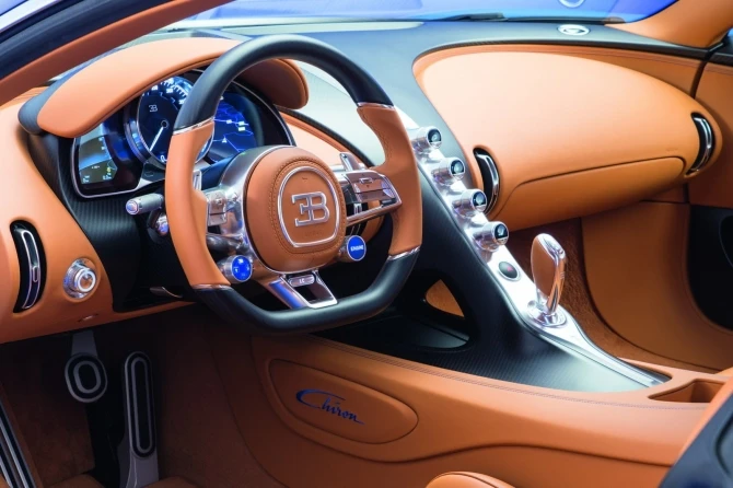 Bugatti представила серийную 1500-сильную замену «Вейрону» с максималкой 418 км/ч (галерея)