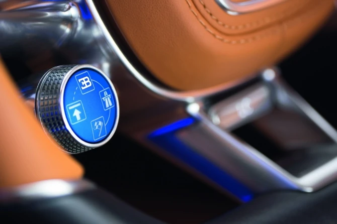 Bugatti представила серийную 1500-сильную замену «Вейрону» с максималкой 418 км/ч (галерея)