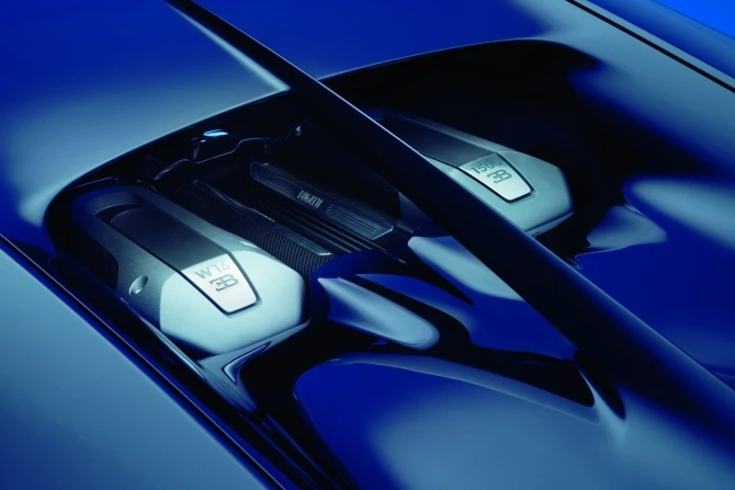 Bugatti представила серийную 1500-сильную замену «Вейрону» с максималкой 418 км/ч (галерея)
