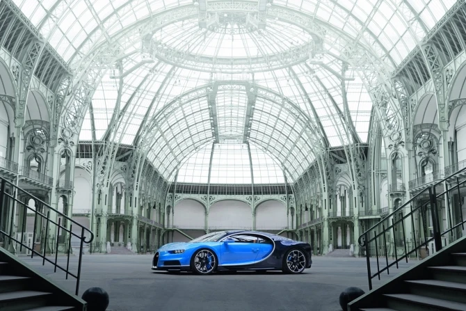 Bugatti представила серийную 1500-сильную замену «Вейрону» с максималкой 418 км/ч (галерея)