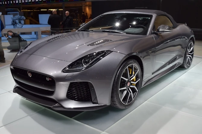 Jaguar F-Type SVR дебютировал на автошоу в Женеве (фотогалерея)