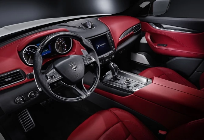 Maserati представила в Женеве первый кроссовер в своей истории (видео)