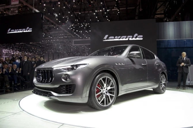 Maserati представила в Женеве первый кроссовер в своей истории (видео)