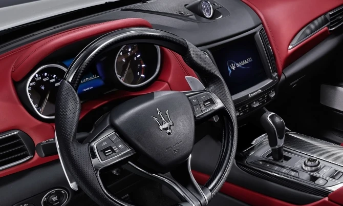 Maserati представила в Женеве первый кроссовер в своей истории (видео)