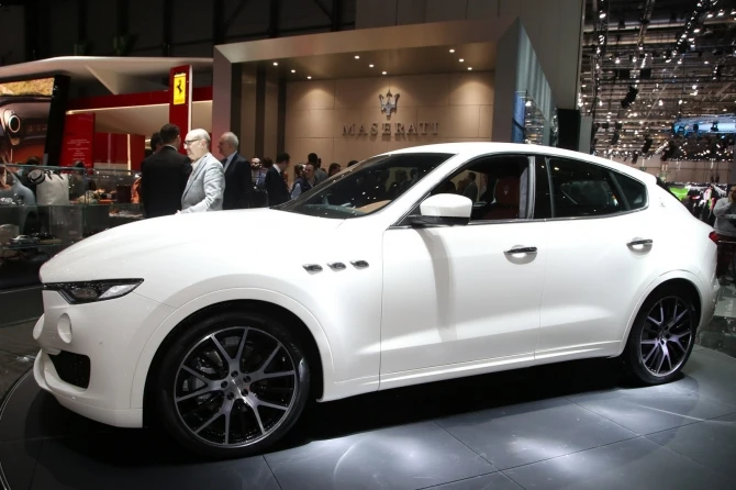 Maserati представила в Женеве первый кроссовер в своей истории (видео)