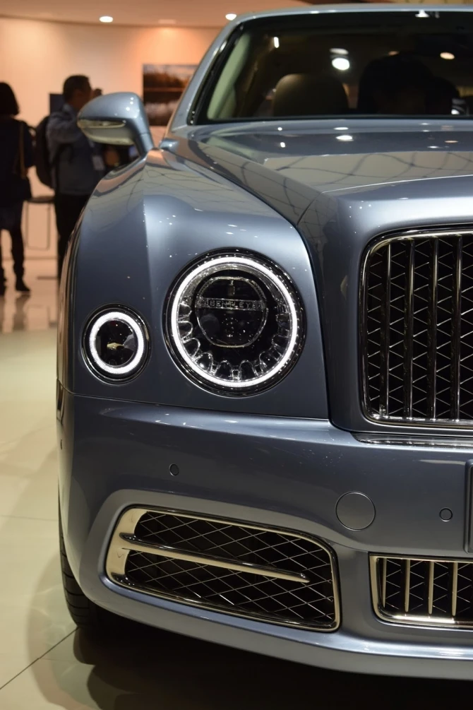 Британский флагман компании Bentley предстал в Женеве с новой 