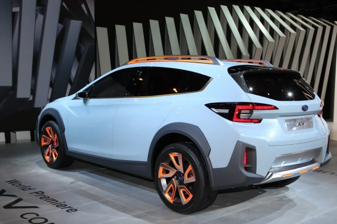 Subaru представила предвестника серийного кроссовера XV (фото)