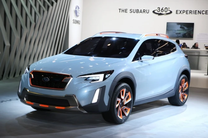 Subaru представила предвестника серийного кроссовера XV (фото)