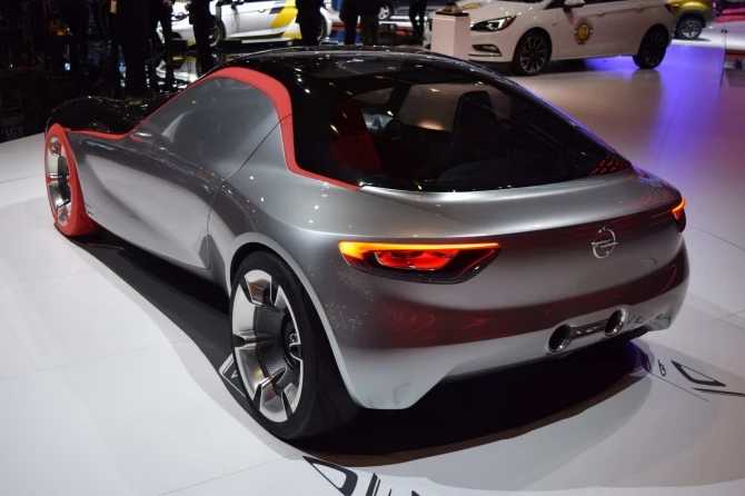 В Женеве презентовали спортивное концептуальное купе Opel GT Concept (фото)