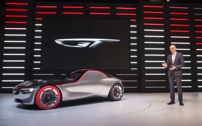 В Женеве презентовали спортивное концептуальное купе Opel GT Concept (фото)