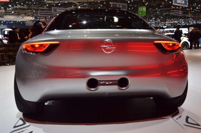 В Женеве презентовали спортивное концептуальное купе Opel GT Concept (фото)
