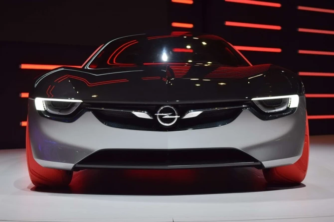 В Женеве презентовали спортивное концептуальное купе Opel GT Concept (фото)
