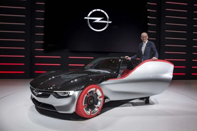 В Женеве презентовали спортивное концептуальное купе Opel GT Concept (фото)