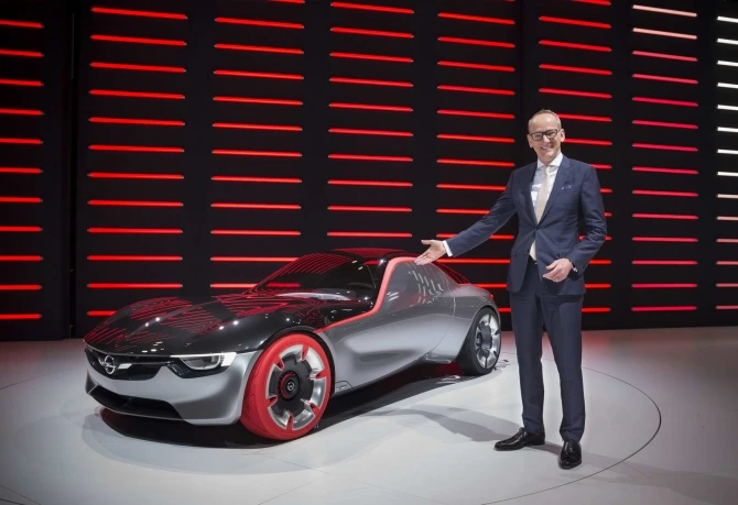 В Женеве презентовали спортивное концептуальное купе Opel GT Concept (фото)