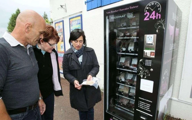 В Париже появился мясной банкомат