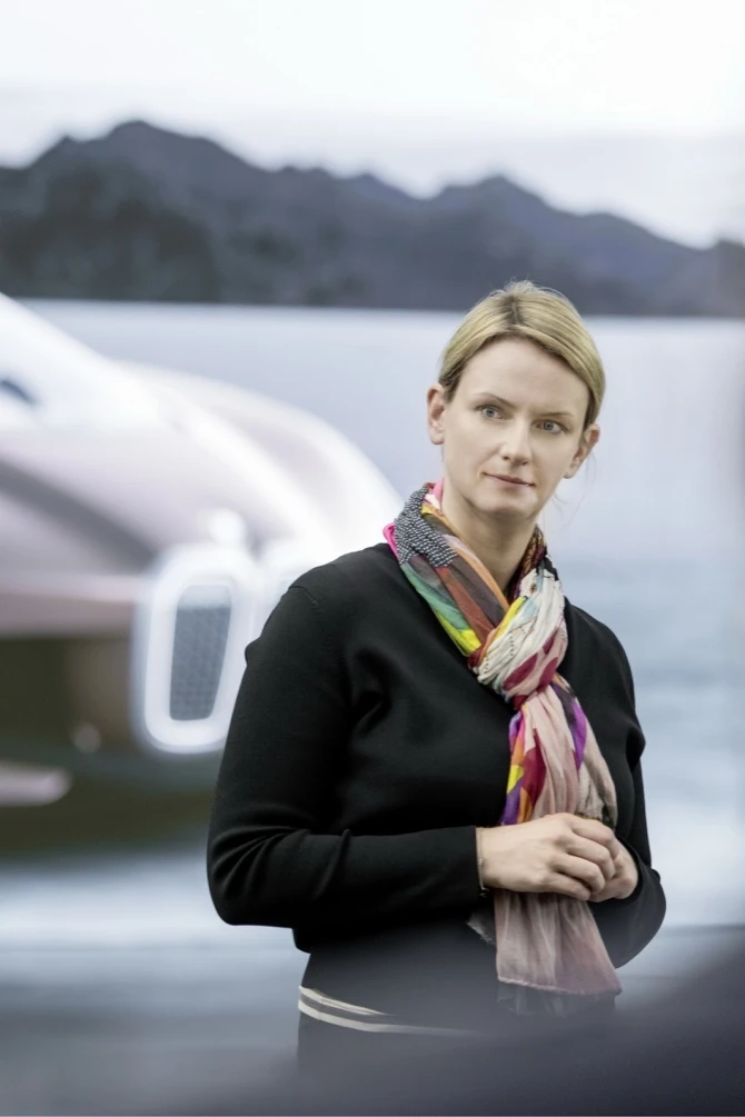 BMW в честь 100-летия представила роскошный концепт Vision Next 100 (галерея)