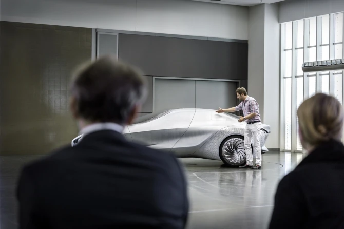 BMW в честь 100-летия представила роскошный концепт Vision Next 100 (галерея)