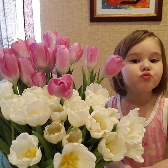 Доказываем, что 8 марта — это очень весело