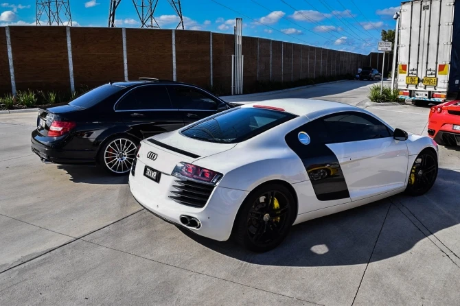 Грандиозный автопробег с участием роскошных суперкаров Ferrari, Lambo, Porsche и AMG (фото)