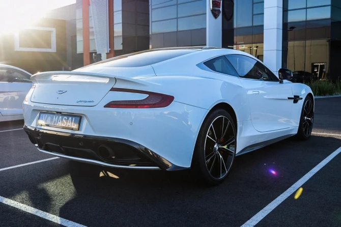 Грандиозный автопробег с участием роскошных суперкаров Ferrari, Lambo, Porsche и AMG (фото)