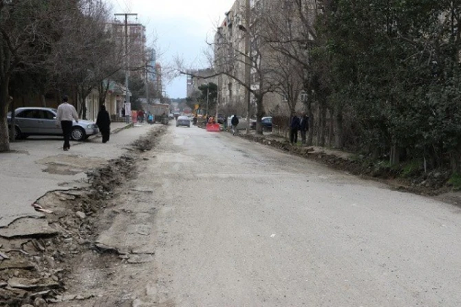 В Баку на ремонт закрыта еще одна улица (фото)