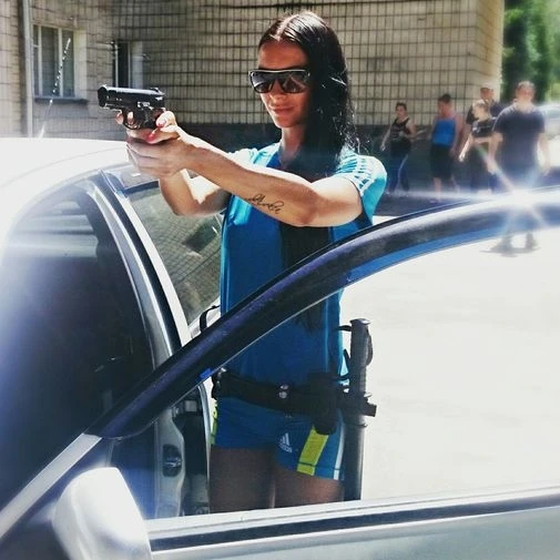 Seksual polis sosial şəbəkələrin fenomeni oldu (FOTO)