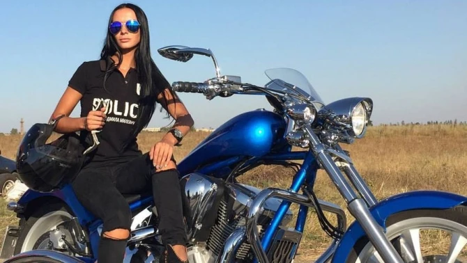 Seksual polis sosial şəbəkələrin fenomeni oldu (FOTO)