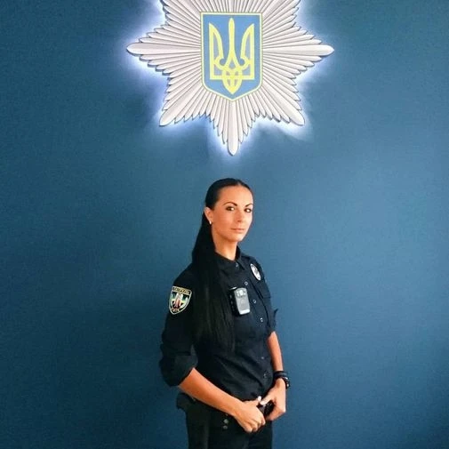 Seksual polis sosial şəbəkələrin fenomeni oldu (FOTO)