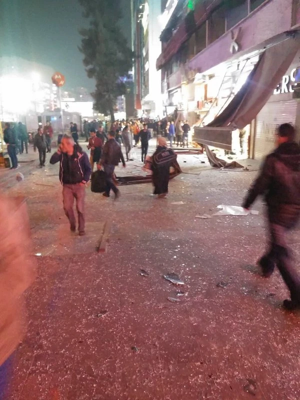 Жертвами теракта в центре Анкары стали 27 человек  (видео)