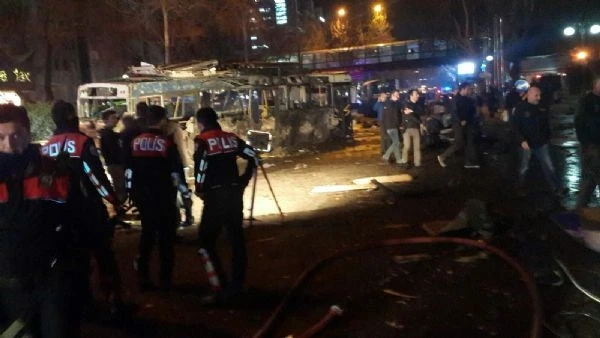 Количество жертв в Анкаре возросло до 34 и 125 раненых (фото, видео)