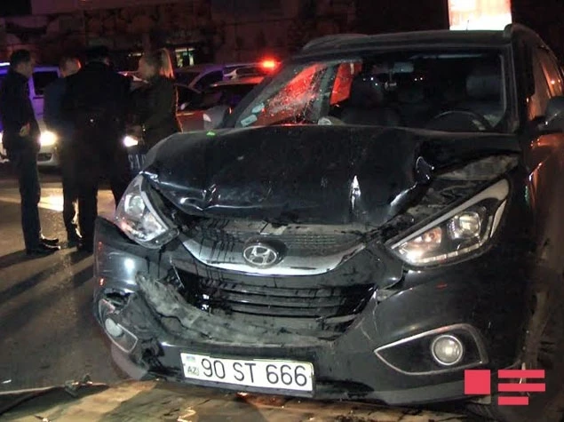 В Баку скандальный продюсер попала в ДТП на своем Hyundai ix35 (фото)
