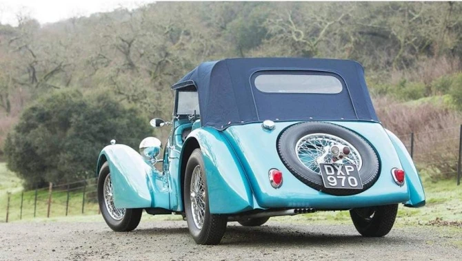 Во Флориде продан красавчик Bugatti 1937 года (фото)