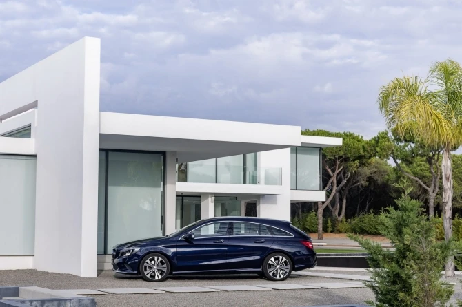 Mercedes-Benz обновил седан и универсал CLA (галерея)
