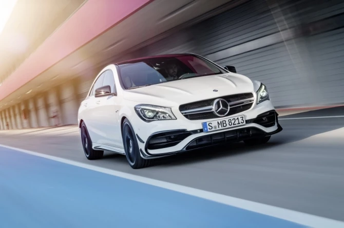 Mercedes-Benz обновил седан и универсал CLA (галерея)