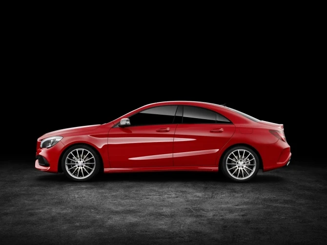 Mercedes-Benz обновил седан и универсал CLA (галерея)