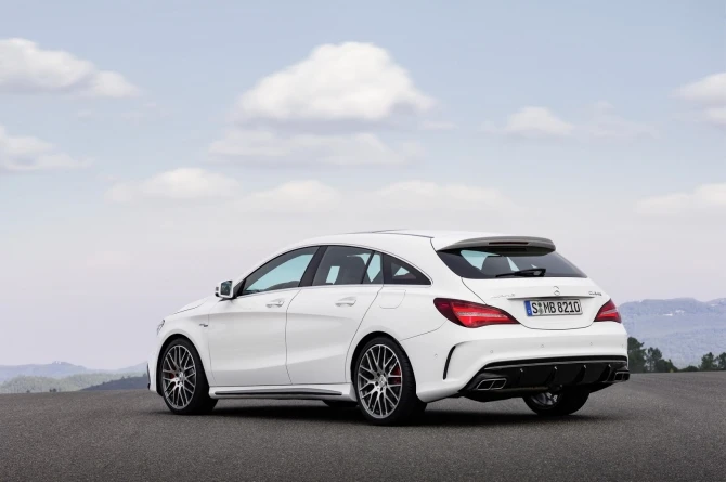 Mercedes-Benz обновил седан и универсал CLA (галерея)