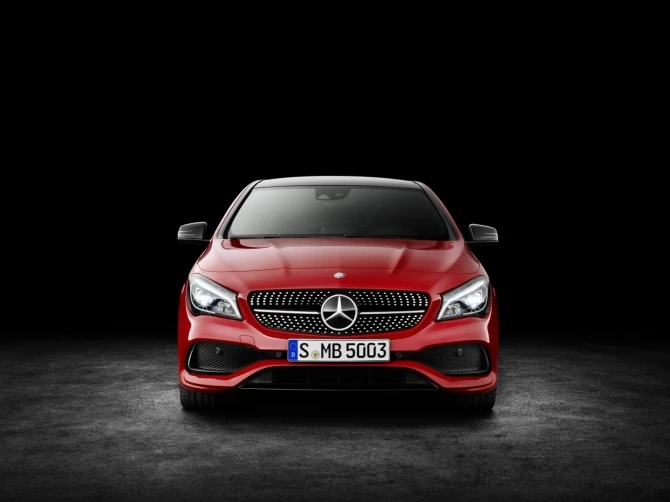 Mercedes-Benz обновил седан и универсал CLA (галерея)