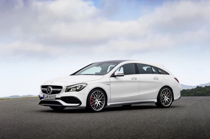 Mercedes-Benz обновил седан и универсал CLA (галерея)