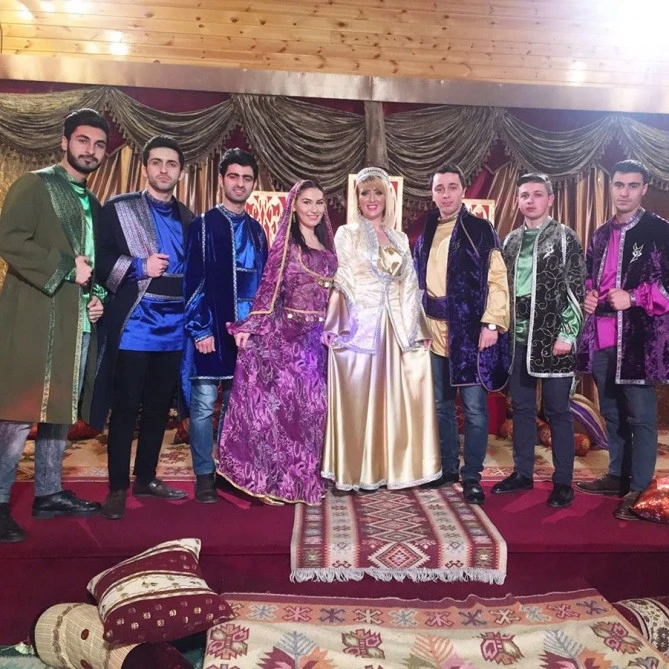 Азербайджанские телезвезды встречают Новруз (фото)