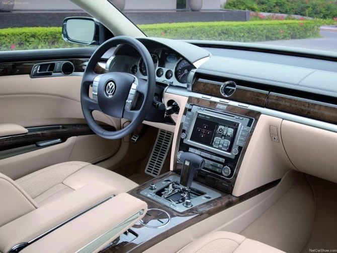 Volkswagen выпустила последний экземпляр седана Phaeton