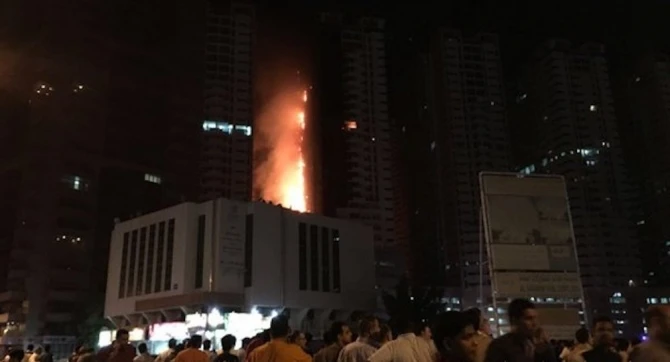 Пожар в жилом комплексе из 12 зданий в ОАЭ, идет эвакуация жителей (видео)