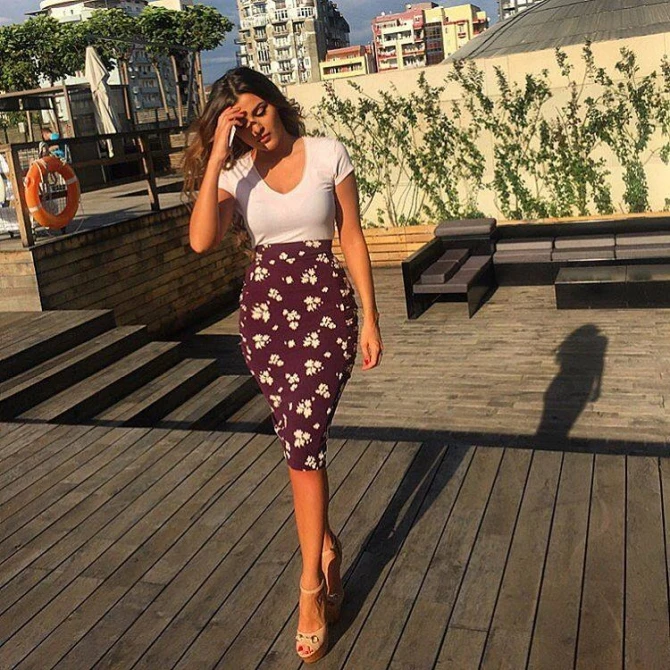 Sosial şəbəkələrin çeçen gözəlləri (FOTO)