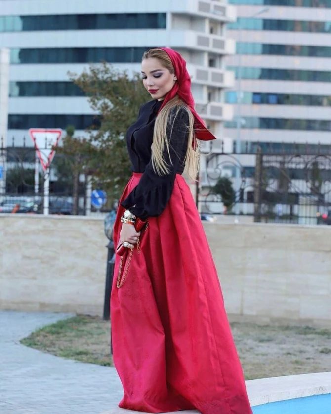 Sosial şəbəkələrin çeçen gözəlləri (FOTO)
