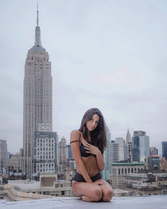 Seksual modellər ölümün bir addımlığında - FOTOSESSİYA