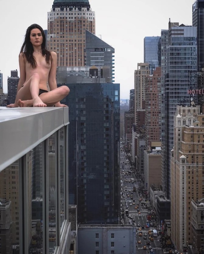 Seksual modellər ölümün bir addımlığında - FOTOSESSİYA
