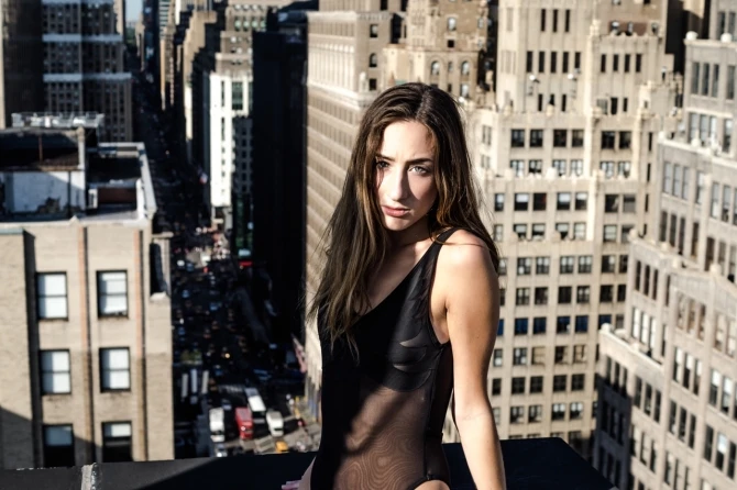 Seksual modellər ölümün bir addımlığında - FOTOSESSİYA